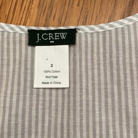 ✨ 10 for $20 🌻 J.Crew Top - Picture 2 of 9